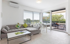 Awesome Apartment In Stinjan With Kitchen